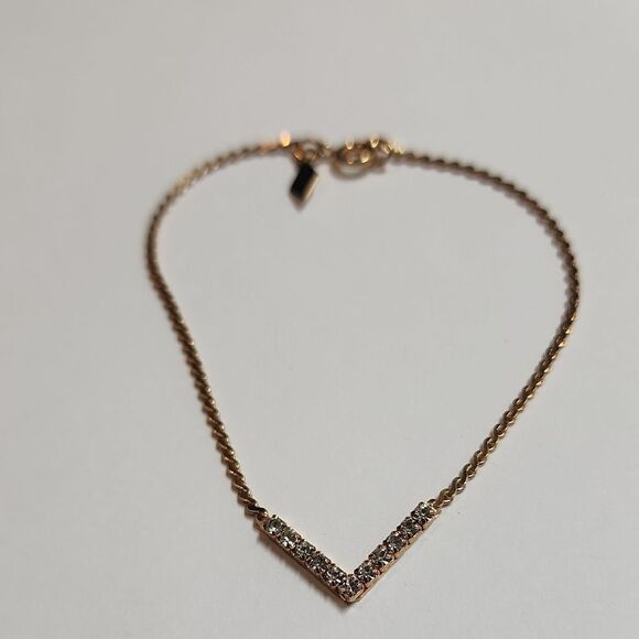 Sarah Coventry Elegant Goldtone Bracelet with Clear Rhinestone Accents - Picture 1 of 2